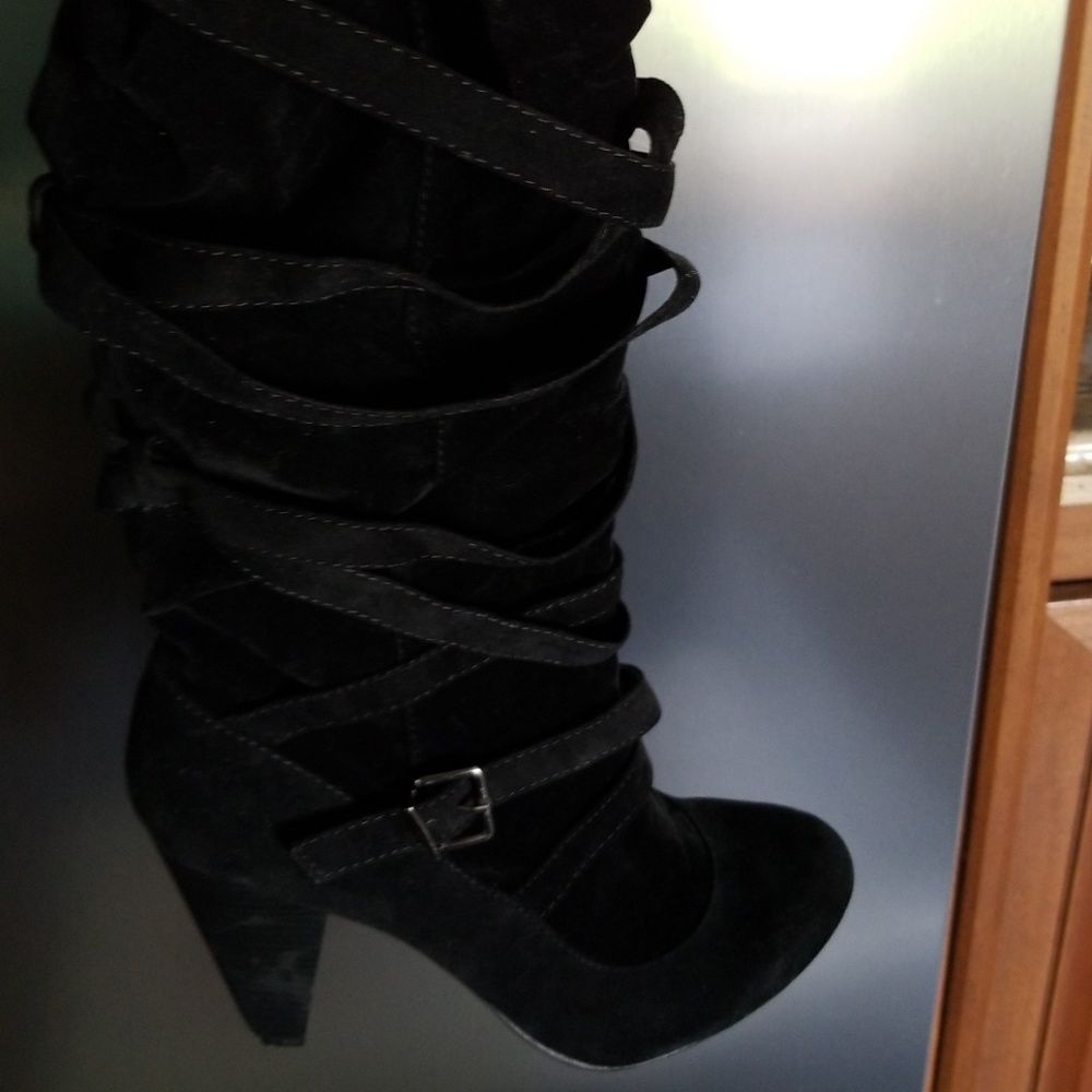 Boots - Picture 3 of 3